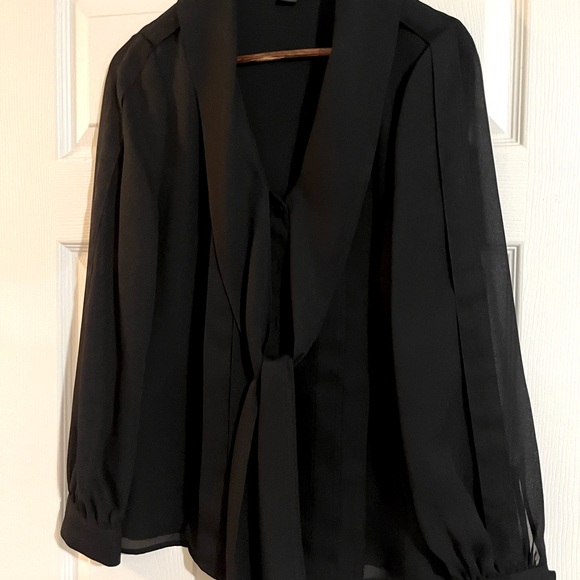 ST. John Pusy-Bow Blouse, Size  4 - Picture 3 of 13